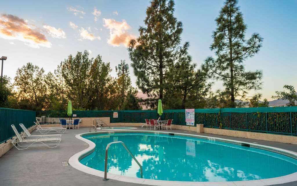 San Bernardino Inn & Suites Facilities photo