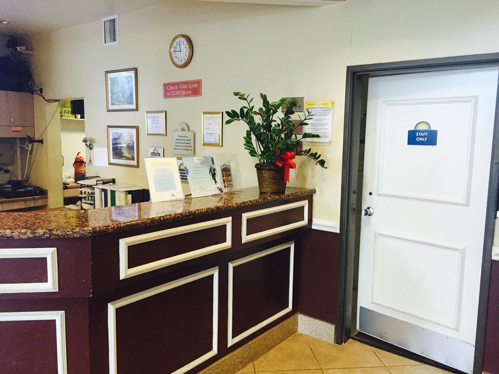 San Bernardino Inn & Suites Interior photo