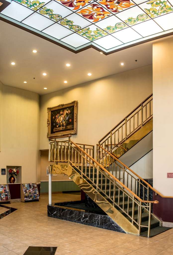 San Bernardino Inn & Suites Interior photo